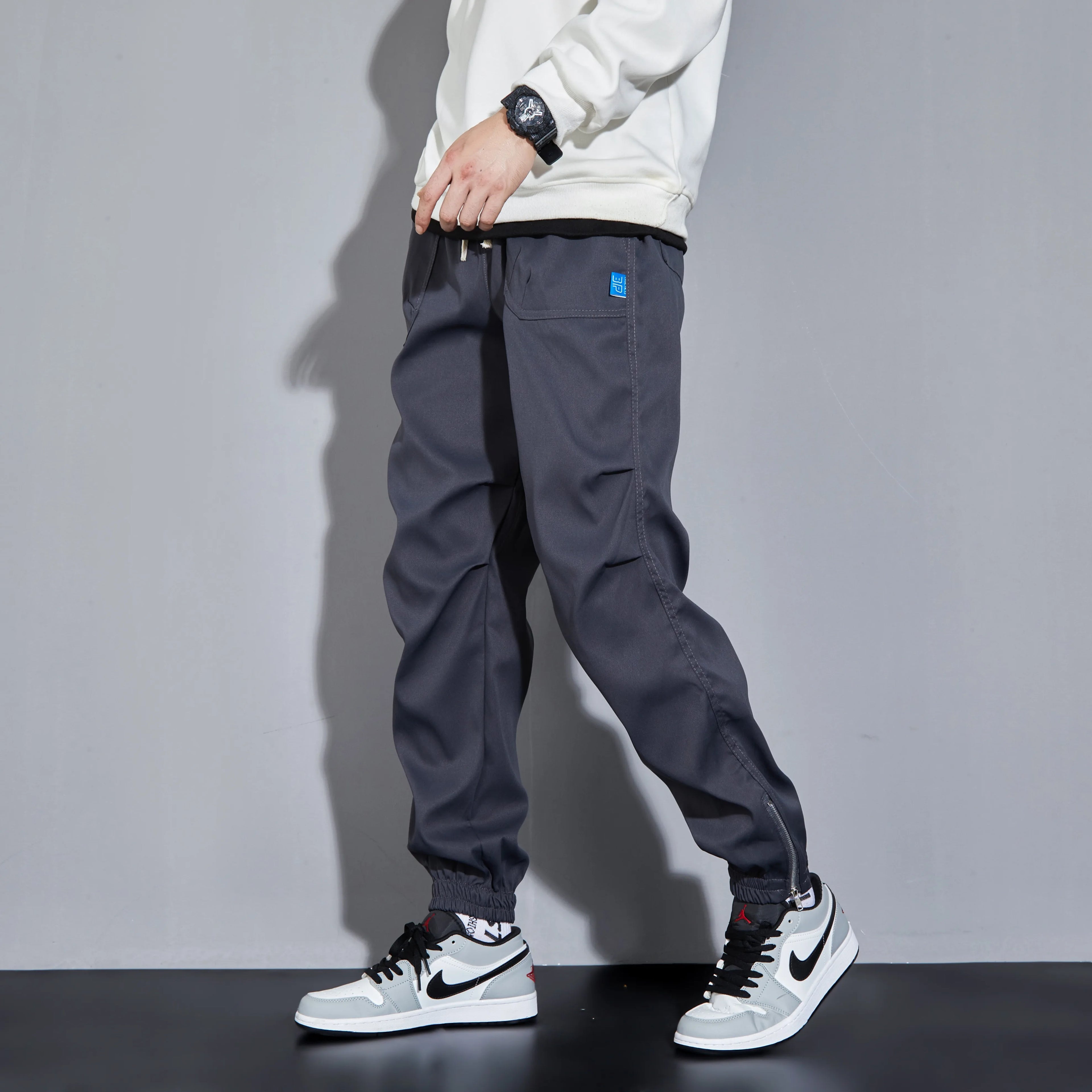 Trendy Solid Cargo Pants Men Flap Pocket Side Drawstring Waist Cargo Pants Fashion Hip-hop Sports Loose Nine-minute Pants